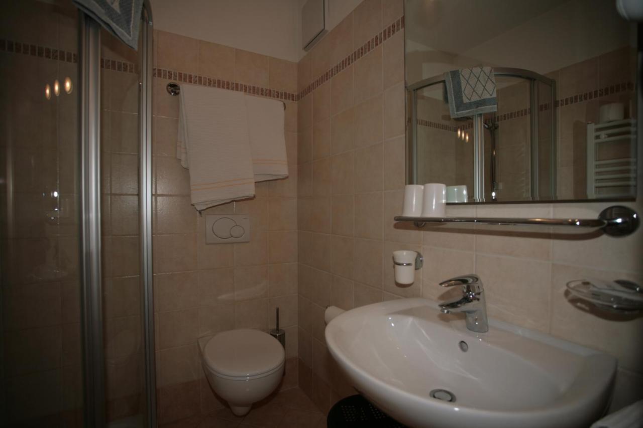 Garni Eden Hotel Canazei Buitenkant foto