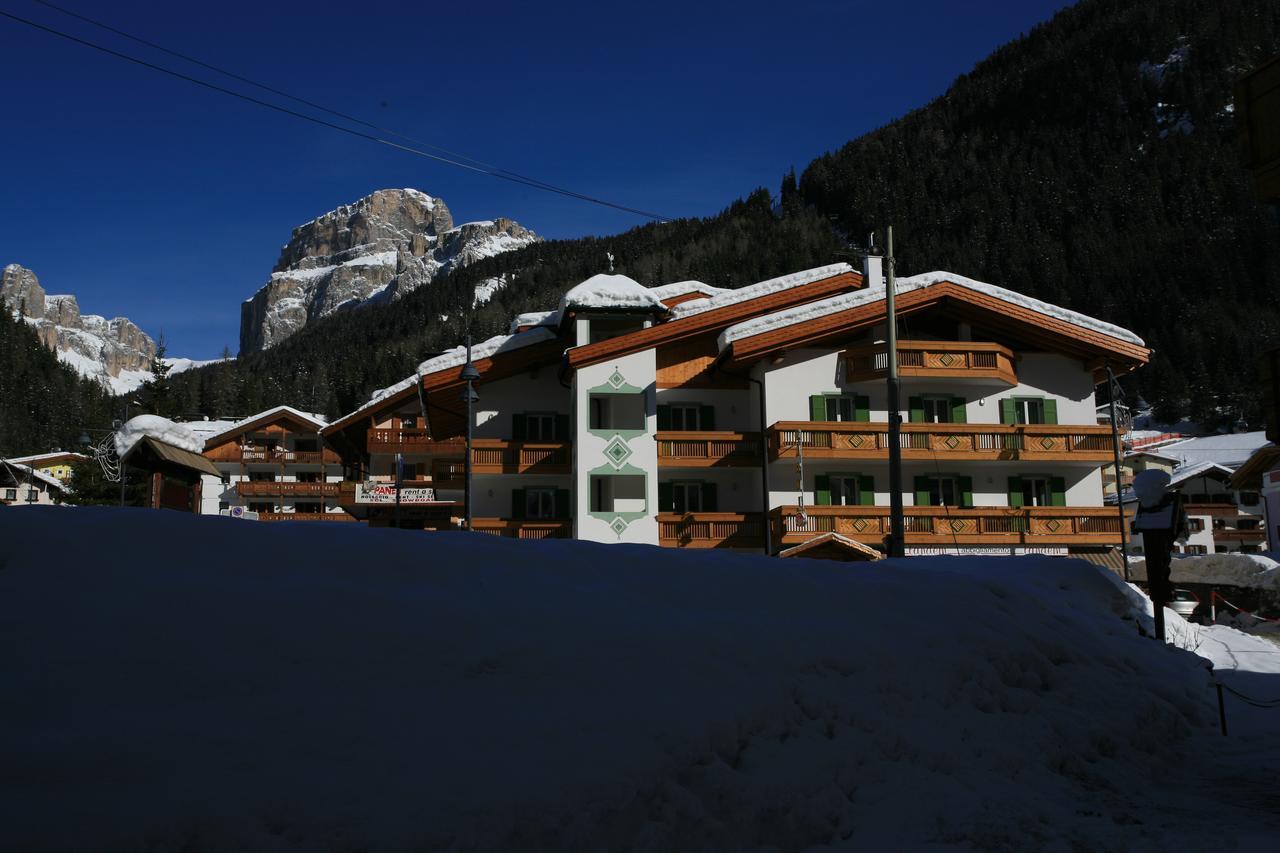 Garni Eden Hotel Canazei Buitenkant foto