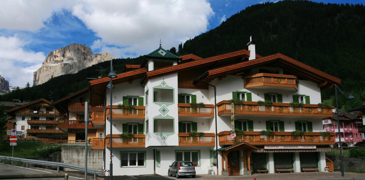 Garni Eden Hotel Canazei Buitenkant foto